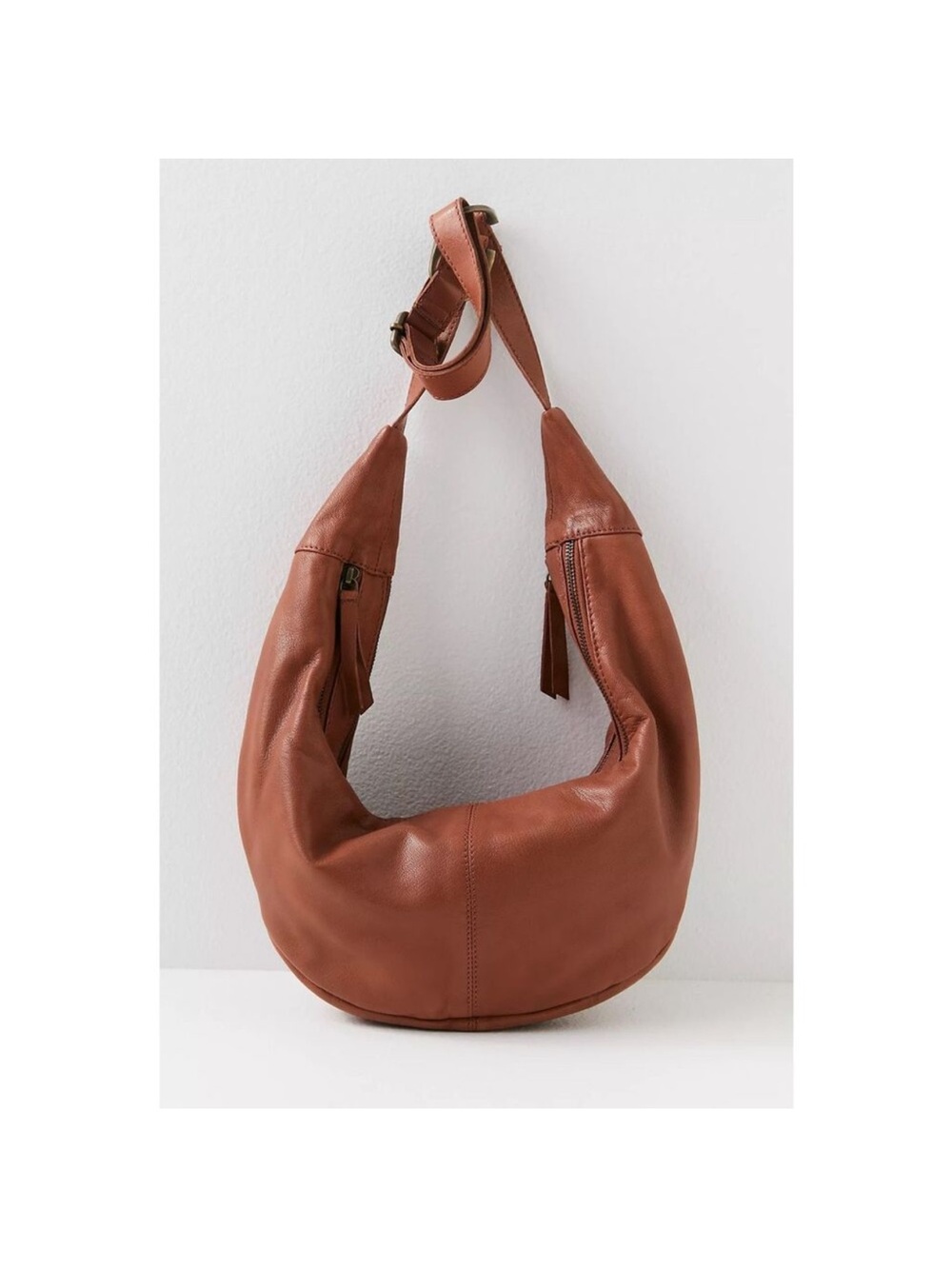 Free People Idle Hands caramel sling bag. 🍁